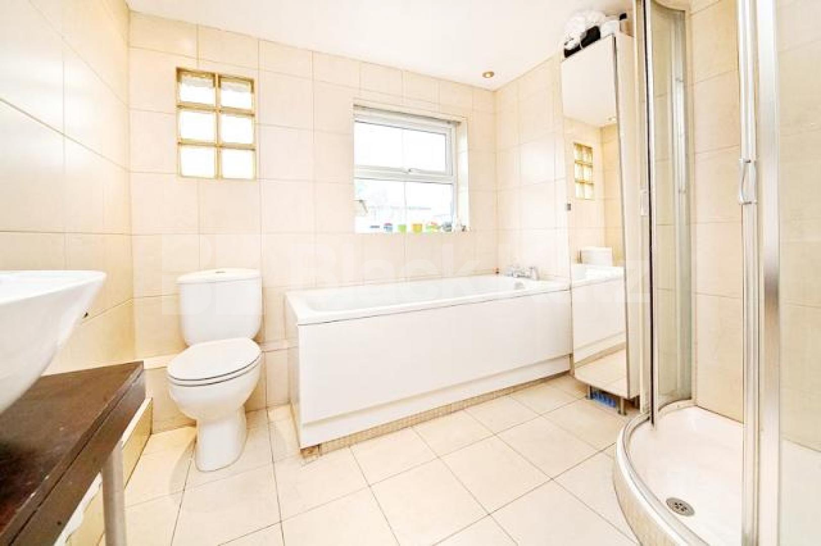 			Fantastic flat / Amazing location, 3 Bedroom, 1 bath, 1 reception Flat			 Gaisford Street, KENTISH TOWN